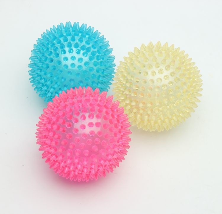 Eco - Friendly TPR Dog Toy Interactive Spiky Bouncing Ball For Large Dog