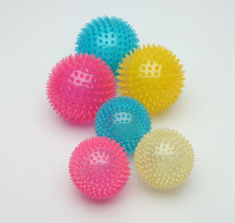 Eco - Friendly TPR Dog Toy Interactive Spiky Bouncing Ball For Large Dog