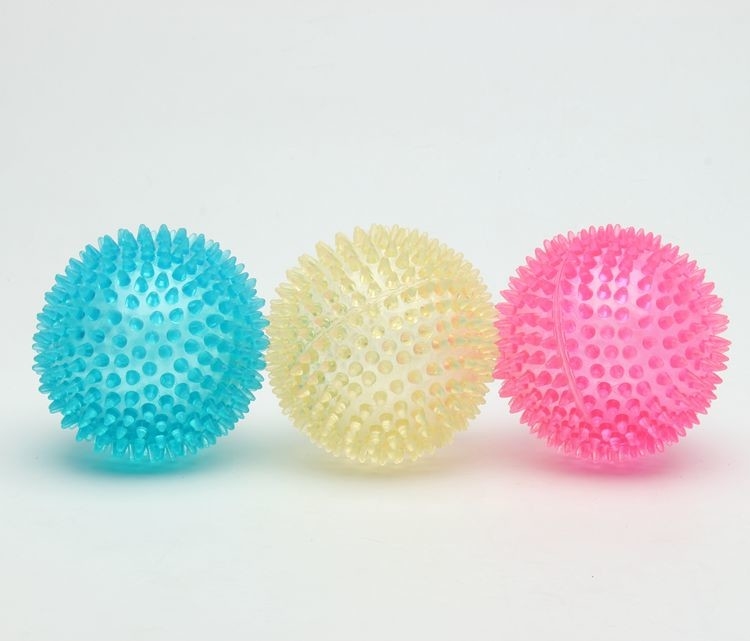 Eco - Friendly TPR Dog Toy Interactive Spiky Bouncing Ball For Large Dog