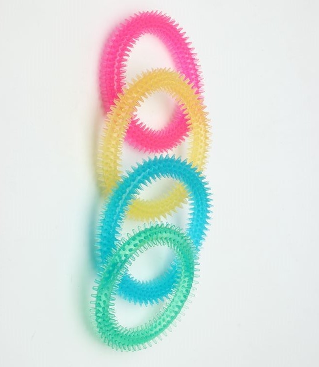 Commercial Durable Dog Chew Toys Strong TPR Spiky Ring Teeth Cleaning